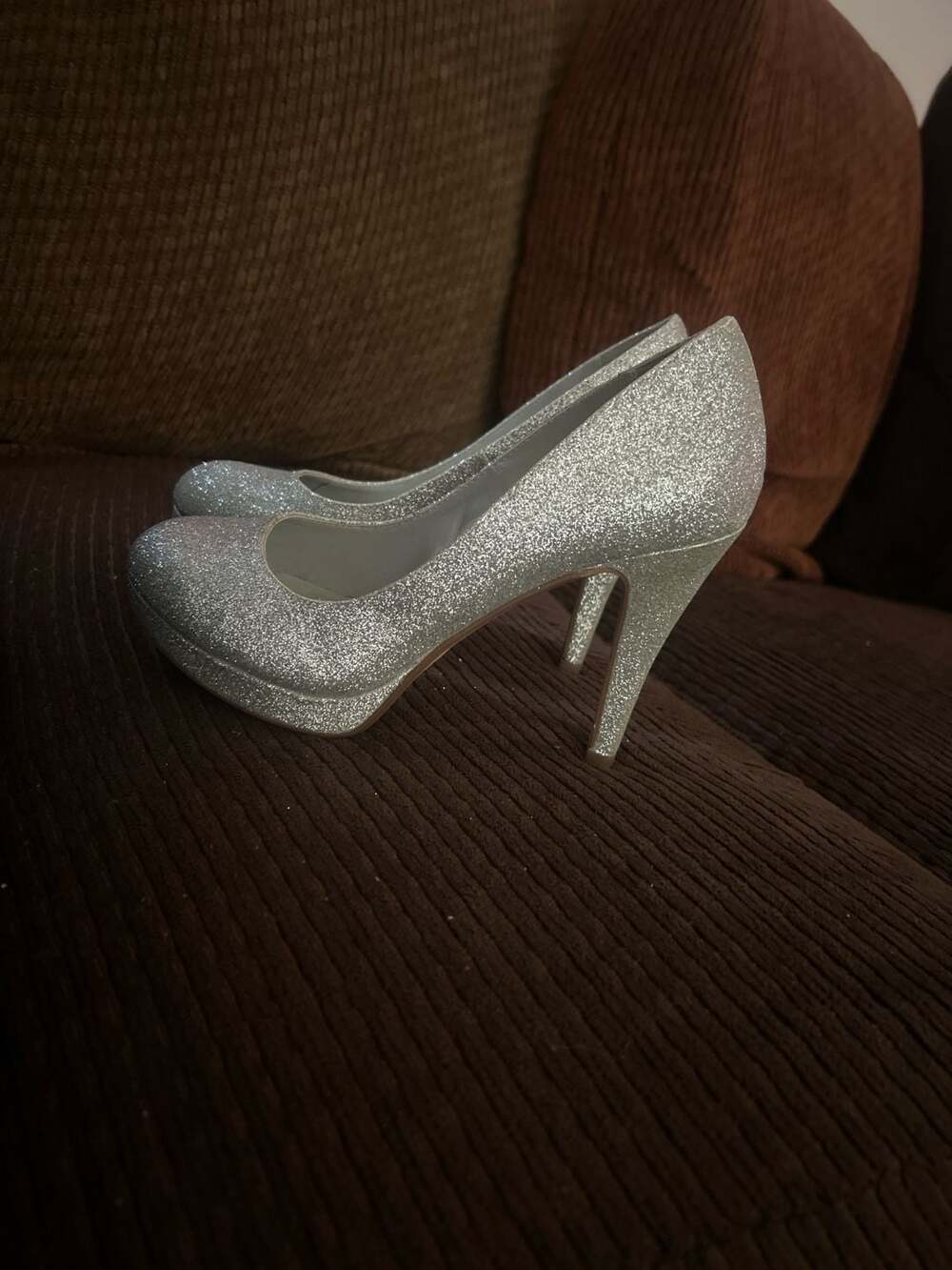 Delicious Eiffel Womens Silver Glitter Round Toe Stiletto Platform Pumps
